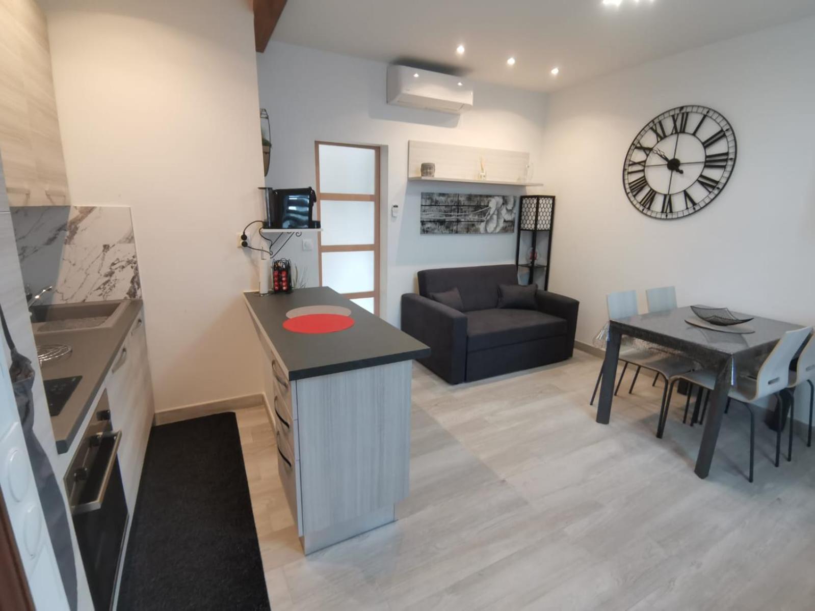 Coquet 2 Pieces Entierement Renove Et Climatise Apartment Кан Екстериор снимка